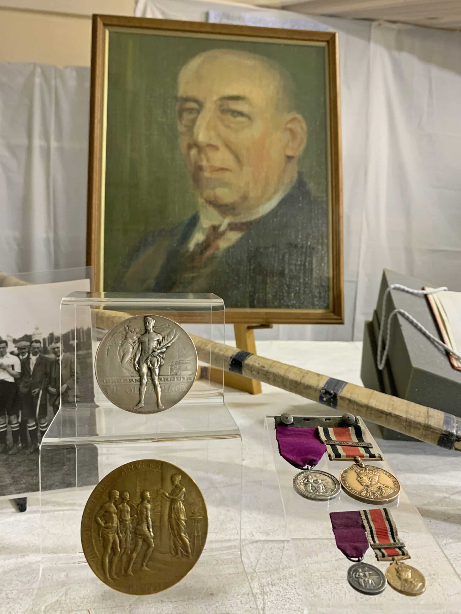 Harry Haslam display 04