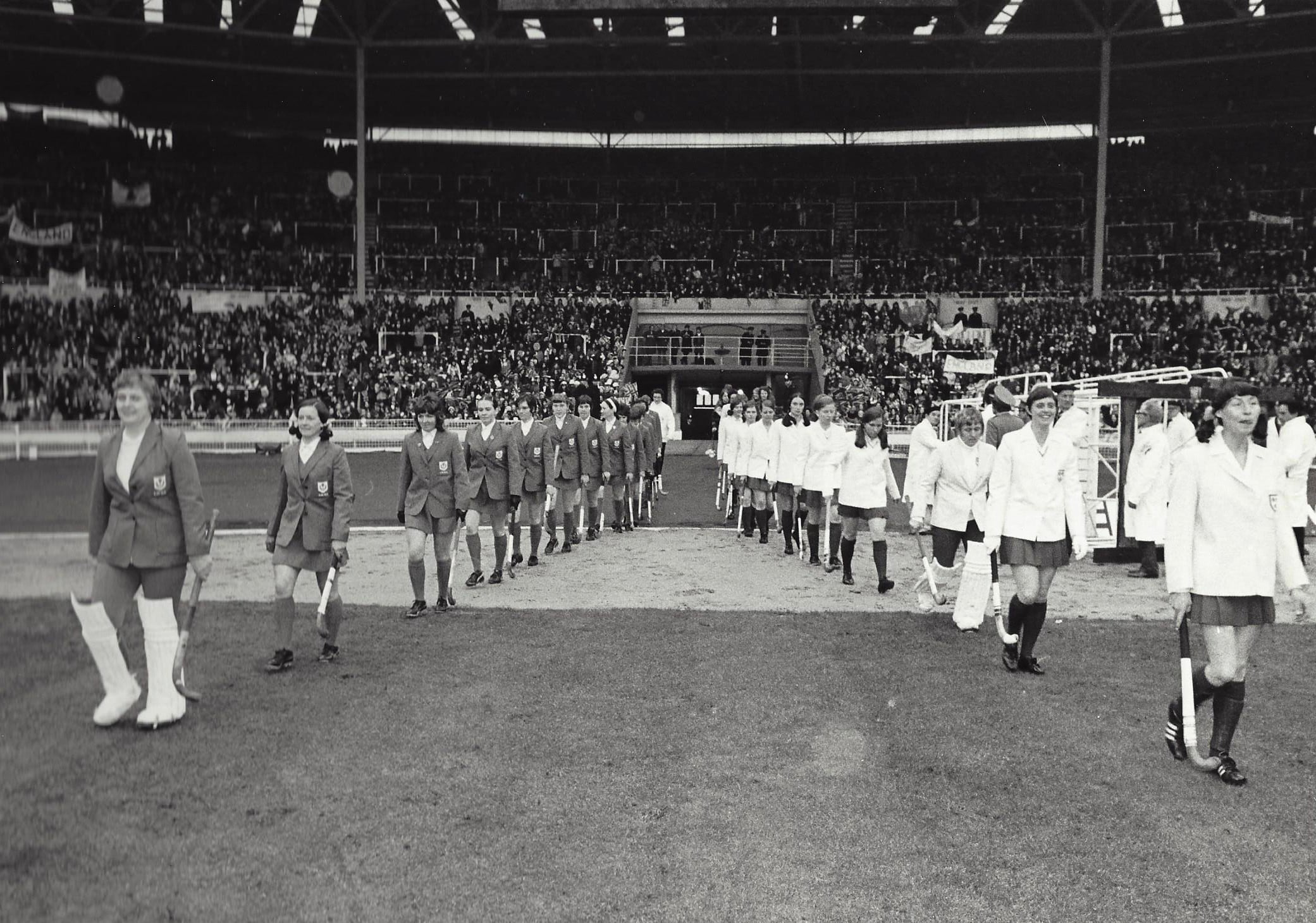 Teams England Scotland walk out Wembley 1972 Pat Ward